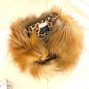 Carlisle NY Red Fox Fur Collar with Leopard Print Lining & Leather Buckle NWOT